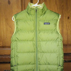 Patagonia Kids Green Puffer Vest Size M (10)